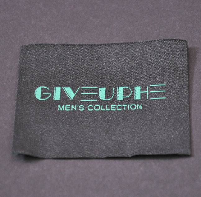 Woven Green To Black Damask_Labels